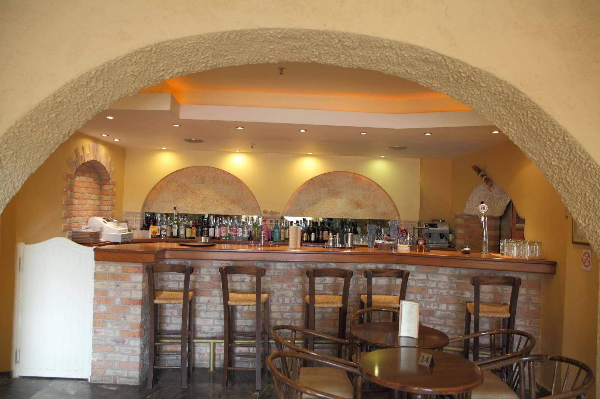 Erato Hotel Goúrnes